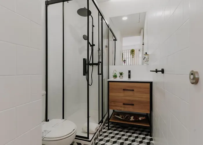 Apartmán Bicycle Luxury House, Parking, Downtown Near Metro